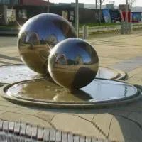 Фонтан из 2 стальных шаров (518906) ∅ 1 и ∅ 1,5 м. Волгоград 